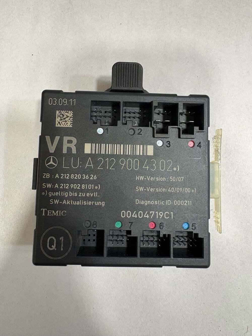 Mercedes-Benz Door Control Module A 212 900 43 02